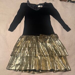 Elegant Black and Gold Long Sleeve Dress